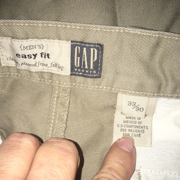 Men’s Gap Easy Fit khakis - Picture 3 of 3